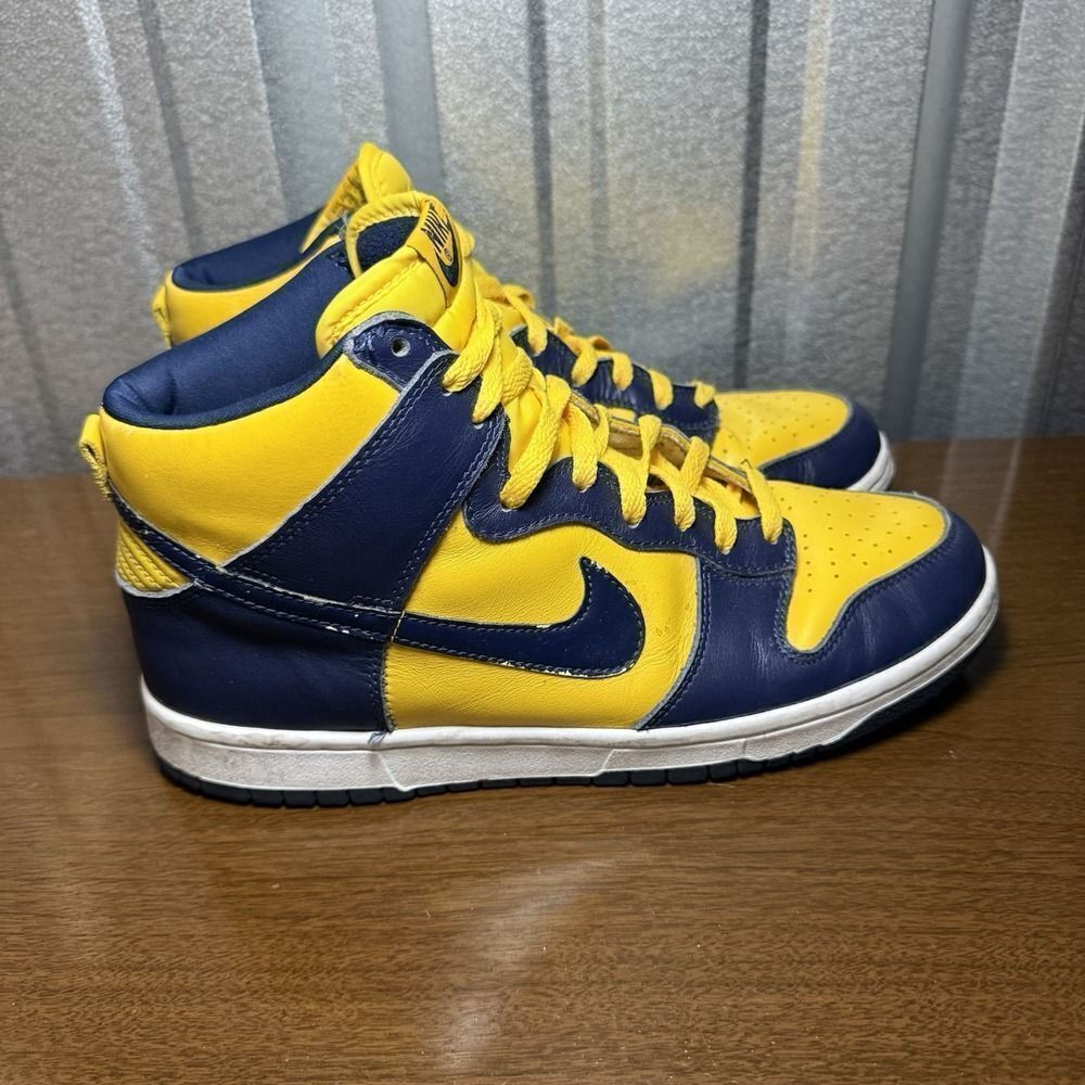 Vintage 1999 Nike Dunk High LE Michigan Size 11 630335-471
